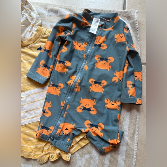 BIG BUNDLE OF BABY BOY CLOTHES & 3 SNEAKERS 9,12,18,24 MONTHS (28 total pieces) - Picture 4 of 16